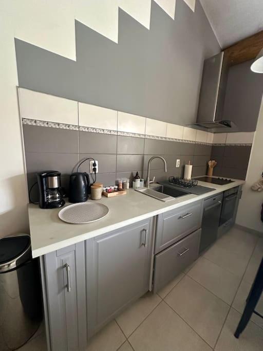 Joli Mas Duplex Piscine Parking Prive Appartement *